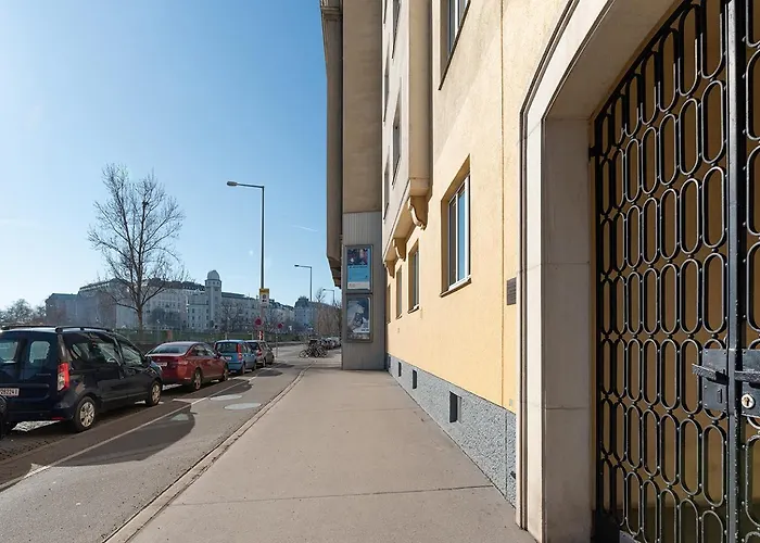 Appartement Stadt Vor Der Tuere Und Dennoch Ruhig Gelegen *